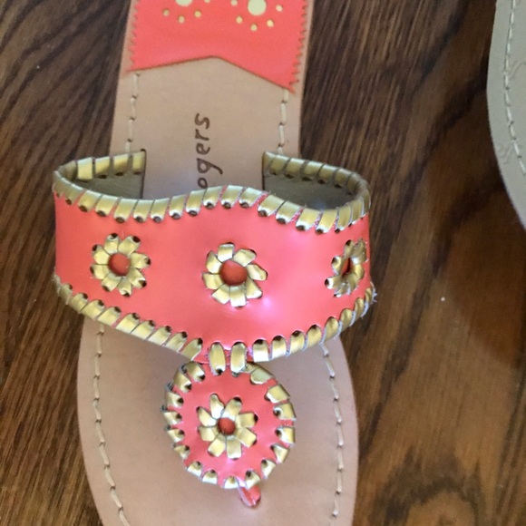 Jack Rogers coral and gold sandals - Picture 3 of 4